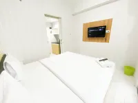 Homey 1Br Without Living Room at Amartha View Apartment Hotels in Ngaliyan