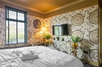 Luxury Versace Sleeps10 HotTub Pool Table Skytv -  Casas de vacaciones