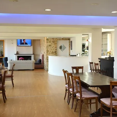 Parnon Hotel