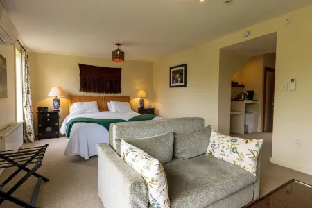 Pen-y-bryn Отели рядом с достопримечательностью «Steampunk HQ»