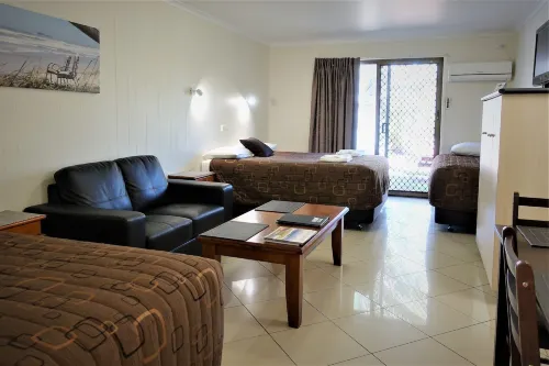 Pacific Palms Motor Inn Hotels in Marcoola