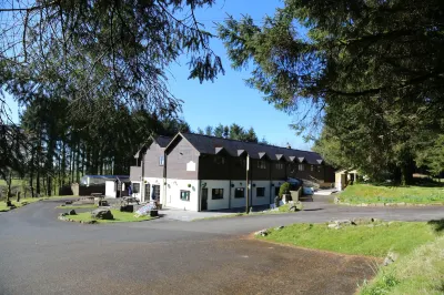 Colliford Lake Hotel & Holiday Site Hotels near Menheniot Methodist Chapel
