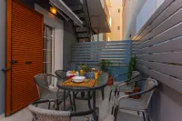 Metropolis Apartment - 150m from St Marcus Square, by ZanteWize