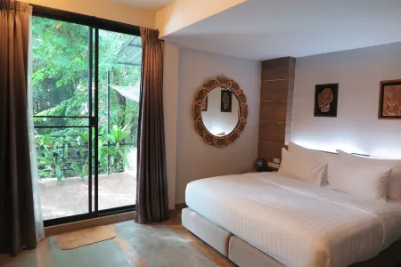 V20 Boutique Jacuzzi Hotel