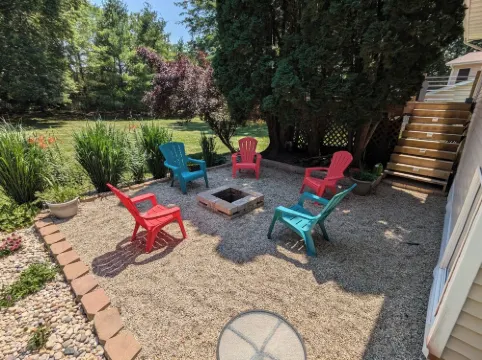 Elegant, charming, serene, & delightful home with huge fenced yard close to I90!