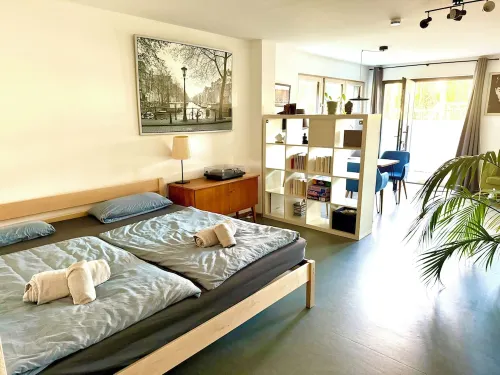 Bright basement apartment within walking distance of Wörthsee Hotels in Worthsee