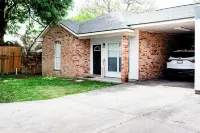 Hometown Hideaway Family Retreat King Suite 6 mi to Youngsville Sports Complex