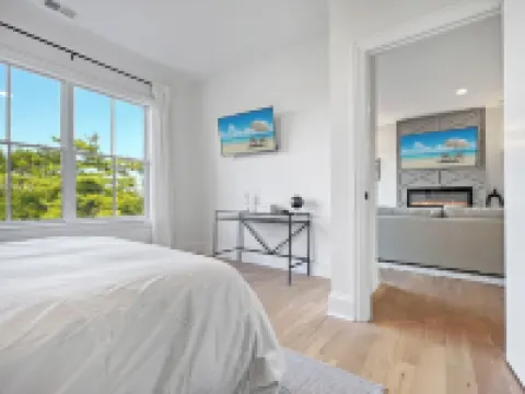 Luxury 2Bed w/ Amazing Views Hotels in Cornelius