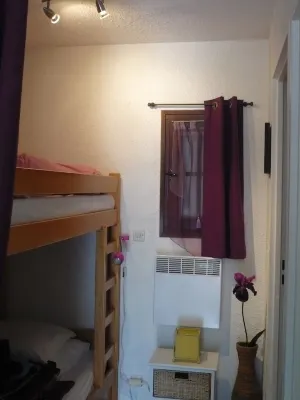 Studio apartment in attractive residence on garden level, Loggia, Terrace with trees. Hoteles en Saintes-Maries-de-la-Mer