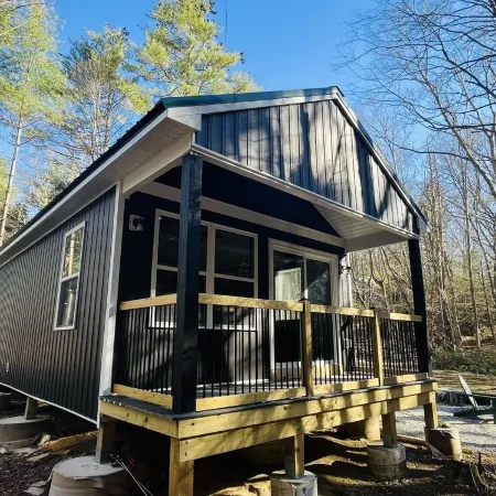 Beautiful new cabins mile off Blue Ridge Parkway in Montebello, VA