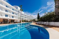 Hotel O7 Alondra - Beach