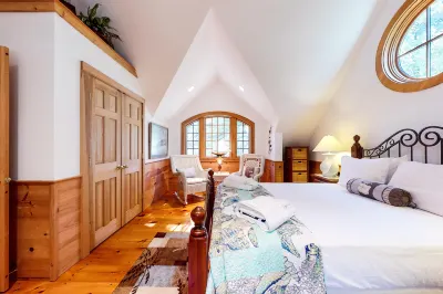 Charming home set on private lot with WiFi, sunroom, W/D, & great location