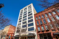 Spacious Loft with Smart TV and Gym - Charming Downtown Retreat