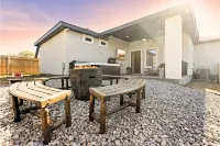 Modern Lakeside Retreat with arcade Games, & Jacuzzi – 5 Mins to Lake!