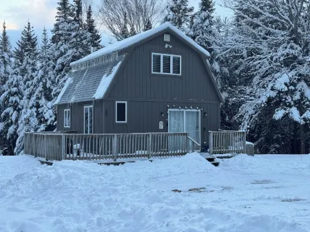 Basecamp Haven 2 Private access to HOA Rangeley Lake. Direct access snow trails.