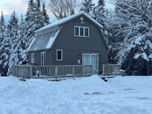 Basecamp Haven 2 Private access to HOA Rangeley Lake. Direct access snow trails.