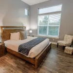 Spacious Living Areas and Back Porch - Charming Coastal Retreat Hotel di Ocean Shores