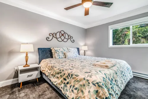 Slopeside condo in gate community w/remodeled balcony & fireplace Hotels in Sugar Mountain