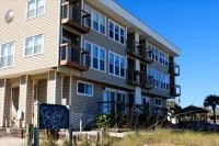 Stunning Ocean Views and Balcony Retreat - Charming Coastal Escape Hotels in der Nähe von Frank Butler County Park West