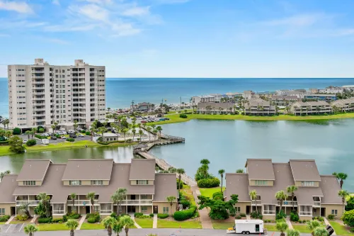 Scenic Gulf View and Elegant Furnishings - Luxurious Coastal Retreat