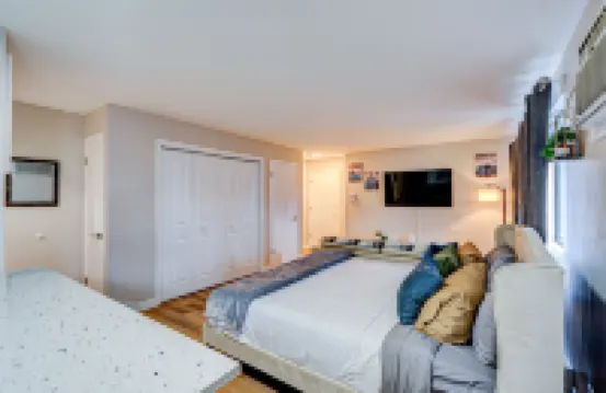 Full Kitchen and Cozy Living Area - Stunning Getaway Hotels near O'Hare International Airport