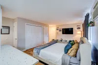Chic Retreat - Safe, Stocked, Beautiful, Easy Check-in Hotel in zona Terminal 1 Station