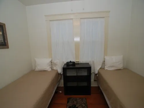 Charming Craftsman Cottage with Outdoor BBQ and Sun Room - Cozy Escape