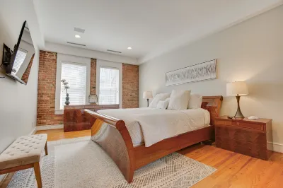 Red Door Apartment | 3-KING Beds | Center Of Downtown Greenville