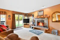 Ski-in/out condo near ski school with washer/dryer, fast WiFi, & mountain views 오키모 마운틴 리조트 주변 호텔