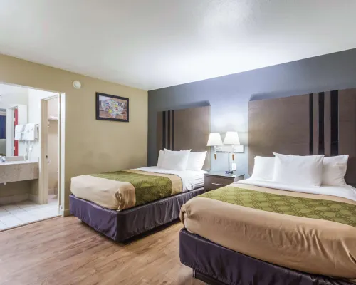 Econo Lodge Inn & Suites I-35 at Shawnee Mission Hotels in Overland Park