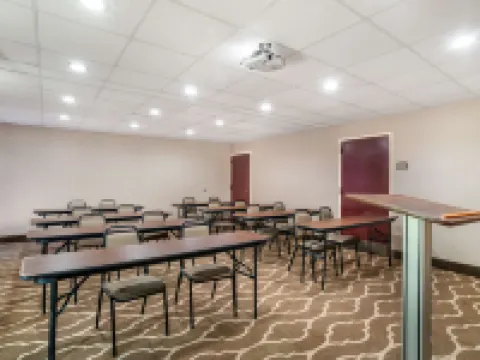 Comfort Inn & Suites Lake Norman Hotels in Cornelius