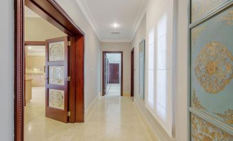 Maison Privee - Palm Jumeirah Beach Front XL Villa w/Prvt Pool