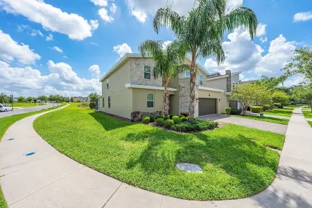 6BR Luxury Home, Pool + Jacuzzi, Near Disney Отели рядом с достопримечательностью «ChampionsGate Golf Resort»