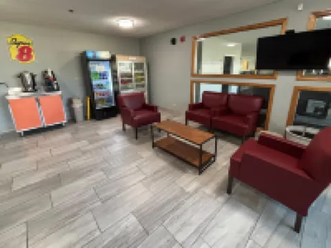 Super 8 by Wyndham McLean/Bloomington SW Hotels in McLean County