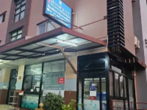 โรงแรมรูมเควสท์ เอสพีเอส แอนด์ เรสซิเดนซ์ โรงแรมในอำเภอ คลองหลวง