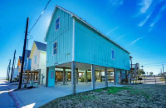 Waterfront Pool and Boat Dock - Stunning Coastal Haven