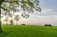 Beautiful Home with Cozy Living and Kitchen - Charming Tranquil Haven Hotels in Vermilion