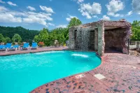 Hot Tub and Game Loft - Cozy Nature Retreat Отели в г. Севи