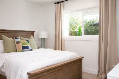 Your Family Compound: Short Walk to the Beach!