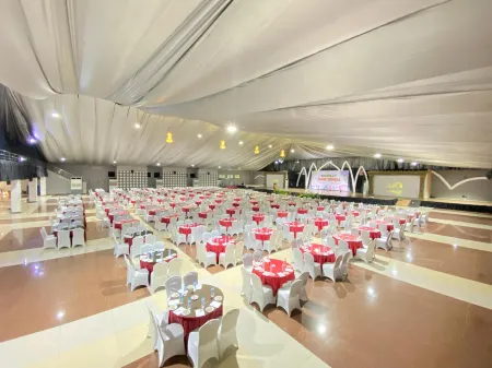 Utc Hotel Semarang Отели в г. Gajahmungkur