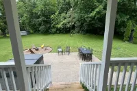 New - Cozy Hocking Hills Cottage w Hot Tub