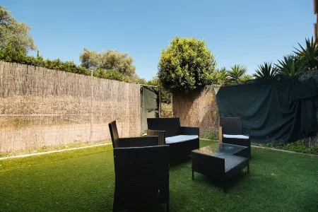 Las Brisas Отели рядом с достопримечательностью «SALA FANTASIA»