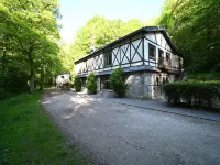Lovely Holiday Home in Marche-en-Famenne with Hot Tub Hotels near Chateau Jemeppe