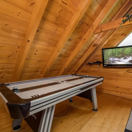 Luxurious Log Cabin Nestled in the Great Smoky Mountains