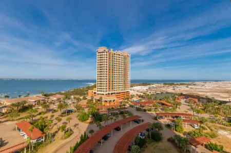 1 Portofino 1005 Отели рядом с достопримечательностью «Pensacola Beach Gulf Pier»