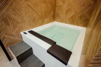 The Crown Boutique Hotel & Spa - ที่มีสปา