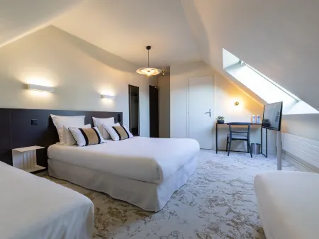 MOKA Hotel Отели в г. Лорьян