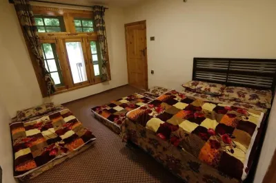 Baigs Paradise Guest House Hotels near Batura Sar