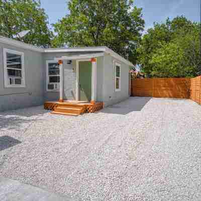 Cozy and Lovely 2Br 2BA Apt#A Near Lively Downtown Hotel Exterior
