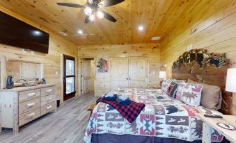 Lazy Bear Lodge 5 Bedroom Cabin by RedAwning